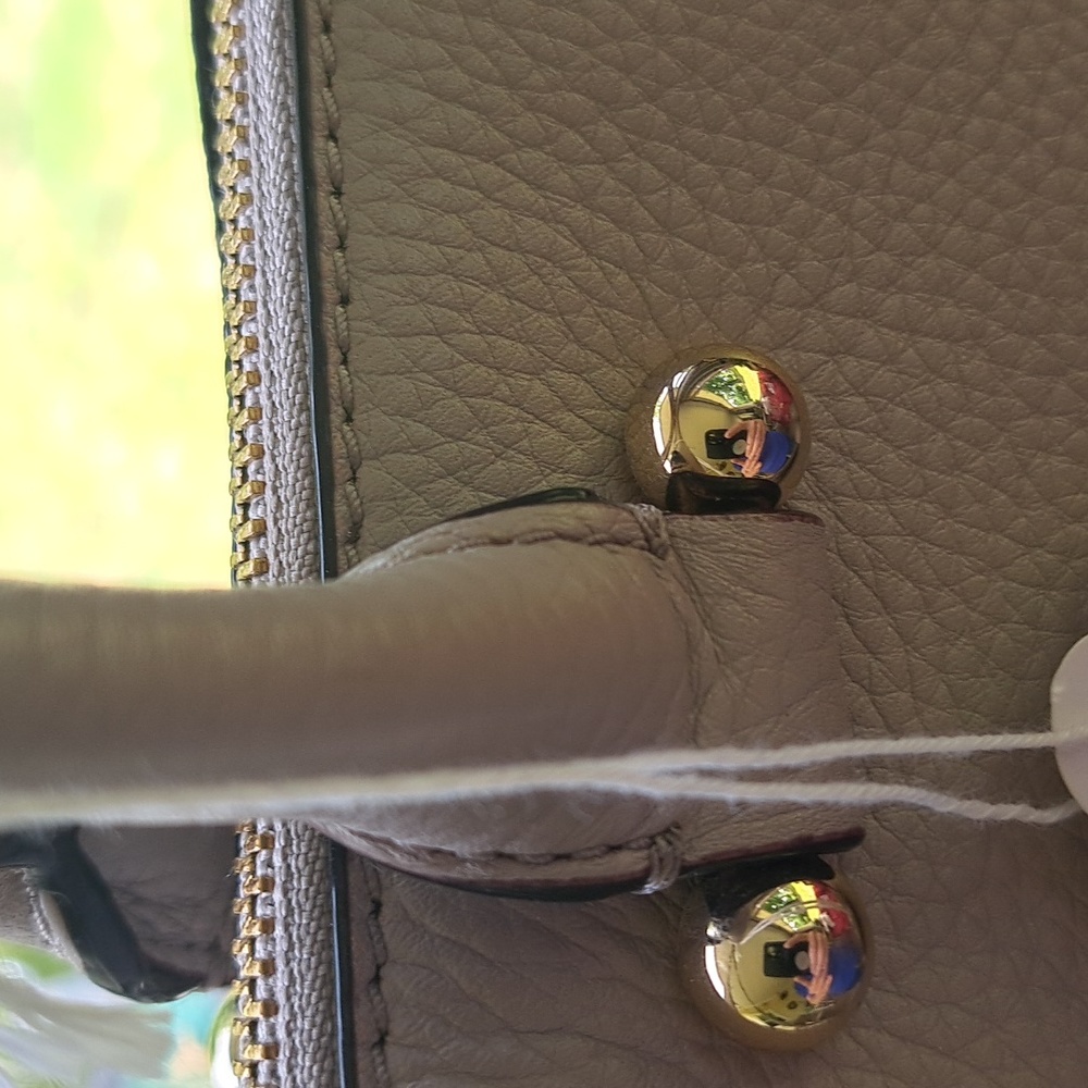 Kate Spade Leather Dove Gray, Gold Hardware NEW EXCELLENT CONDITION - Picture 9 of 13